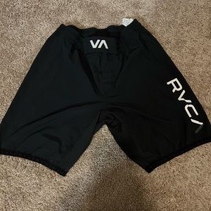 Men’s black RVCA Grapple shorts